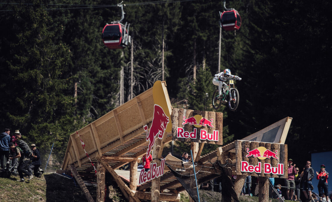 Canadian juniors shine in Lenzerheide downhill qualifying