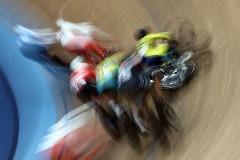 Commonwealth Games track session halted after Walls crashes into crowd