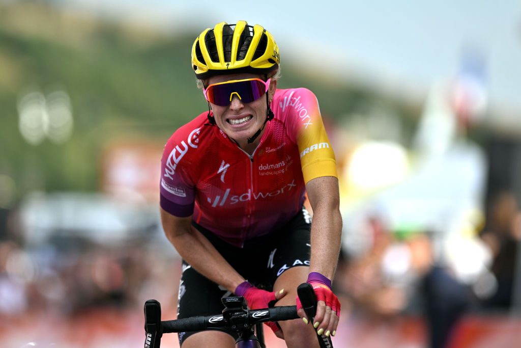 Demi Vollering's 'legs exploded' trying to match Van Vleuten in Tour de France Femmes