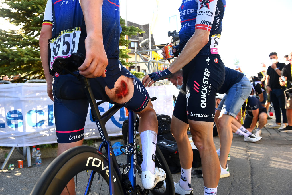 Dog in peloton causes Yves Lampaert crash on stage 12 of Tour de France