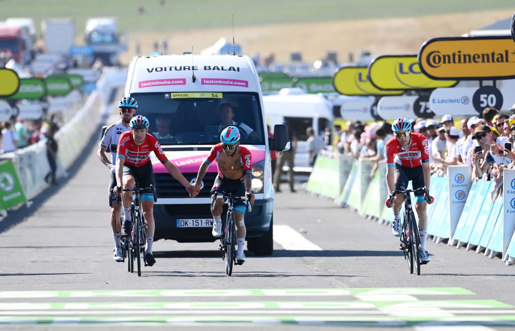Ewan battles on in Tour de France despite being dropped after 10 kilometres