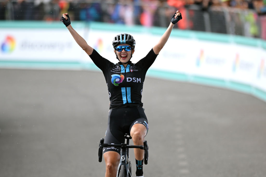 Giro d'Italia Donne: Labous wins atop Passo Maniva as Van Vleuten extends lead