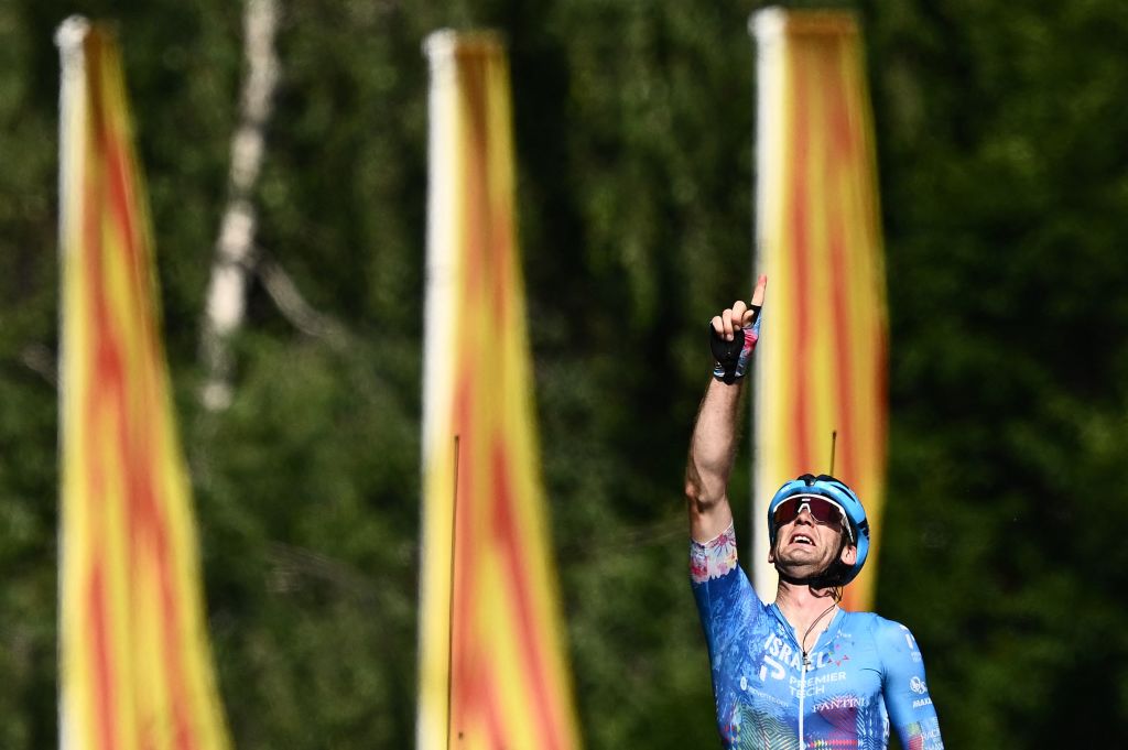 Hugo Houle wins stage 16 of Tour de France with solo attack in Pyrenees