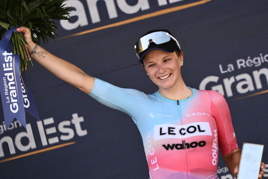 Le Col-Wahoo rewarded for attacking day in Paris at Tour de France Femmes