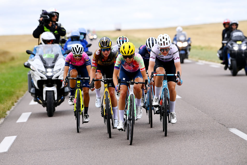 Niewiadoma takes opportunity to gain time over Tour de France Femmes rivals