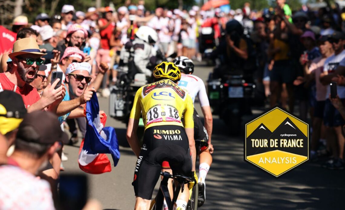 Tour de France 2022 - 109th Edition - 14th stage Saint Etienne - Mende 195 km - 16/07/2022 - Tadej Pogacar (SLO - UAE Team Emirates) - Jonas Vingegaard (DEN - Team Jumbo - Visma) - photo Kei Tsuji/SprintCyclingAgencyÂ©2022