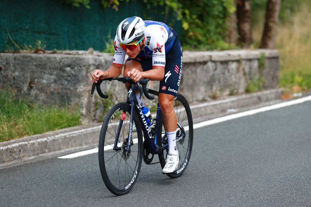 Remco Evenepoel rides to victory in Clásica San Sebastian - Donostia San Sebastian Klasikoa