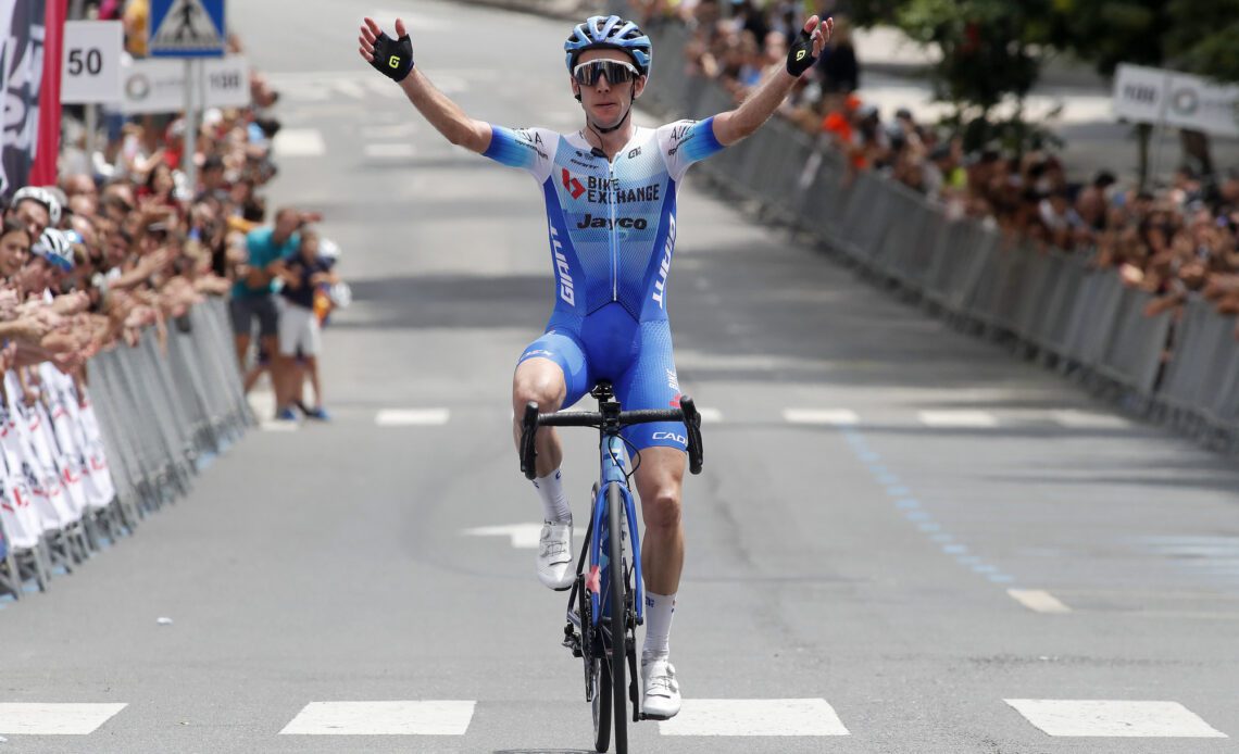 Simon Yates wins Ordiziako Klasika