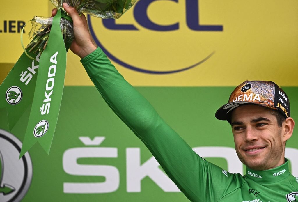Van Aert gives Tour de France green jersey to fan who lent him a pump