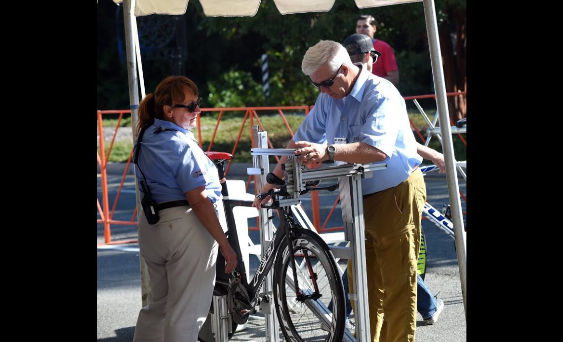 Video tutorial: commissaires checking road bikes according to UCI standards