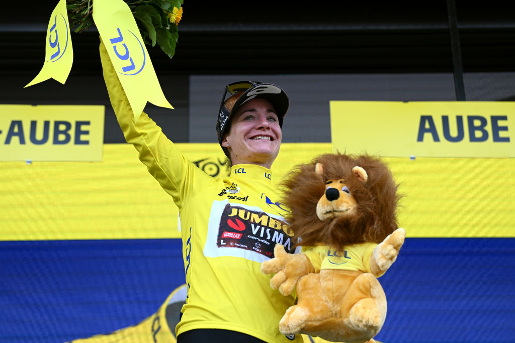 Vos 'realistic' about how long she can keep yellow at Tour de France Femmes