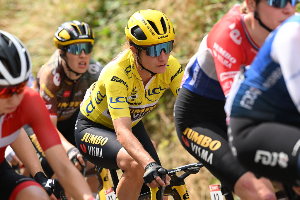 Vos takes sprint victory in Rosheim on stage 6 of Tour de France Femmes