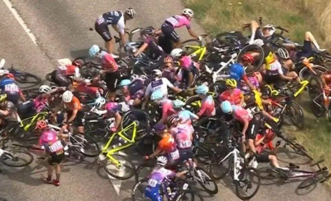 Watch the huge 30-rider crash at the Tour de France Femmes