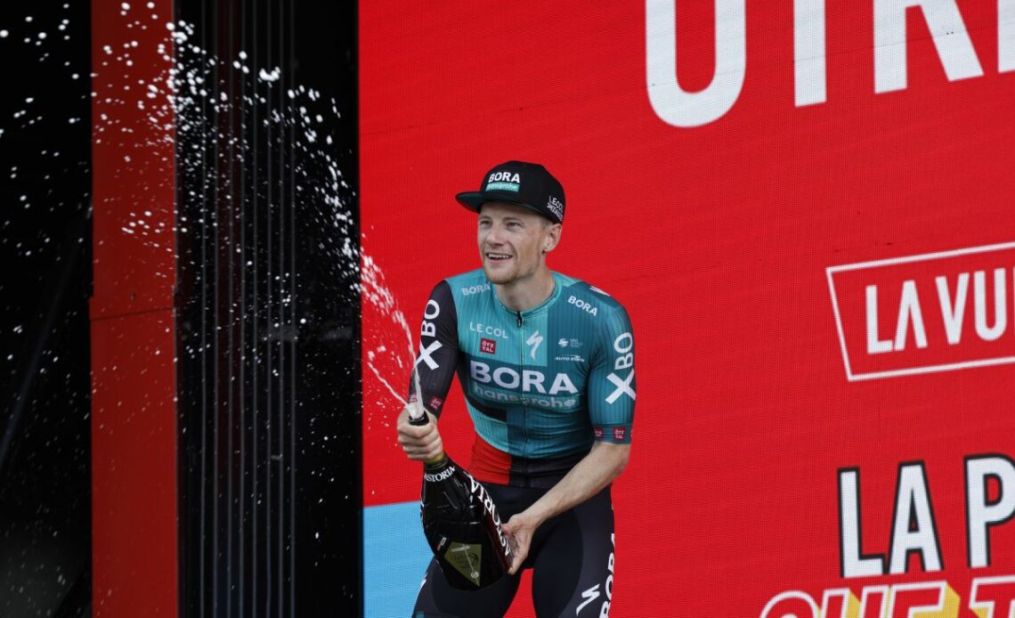 'A turning point' - Bennett rediscovers speed of old in sprint victory at Vuelta a España