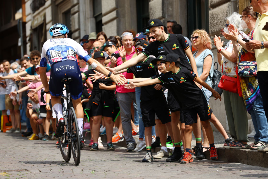 Alex Dowsett retires from pro cycling