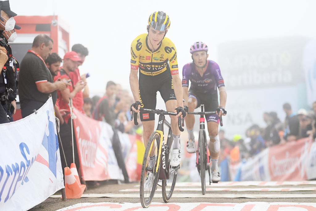 Evenepoel and Roglic lose Serry, Kuss to COVID-19 and fever at Vuelta a España