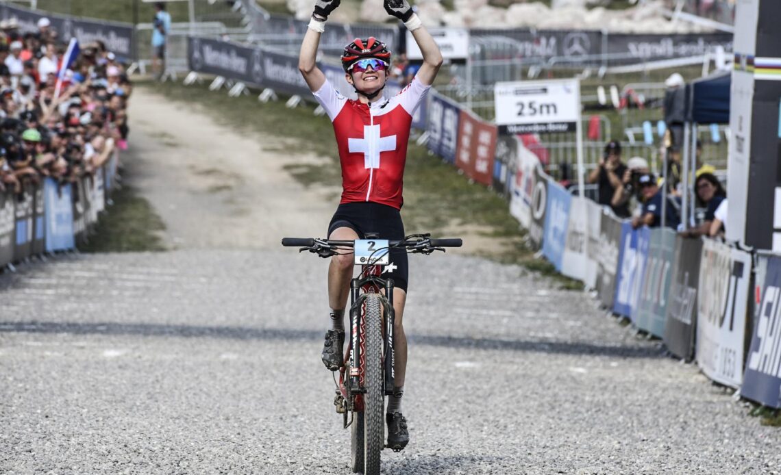 Halter, Schehl claim junior titles at MTB Worlds