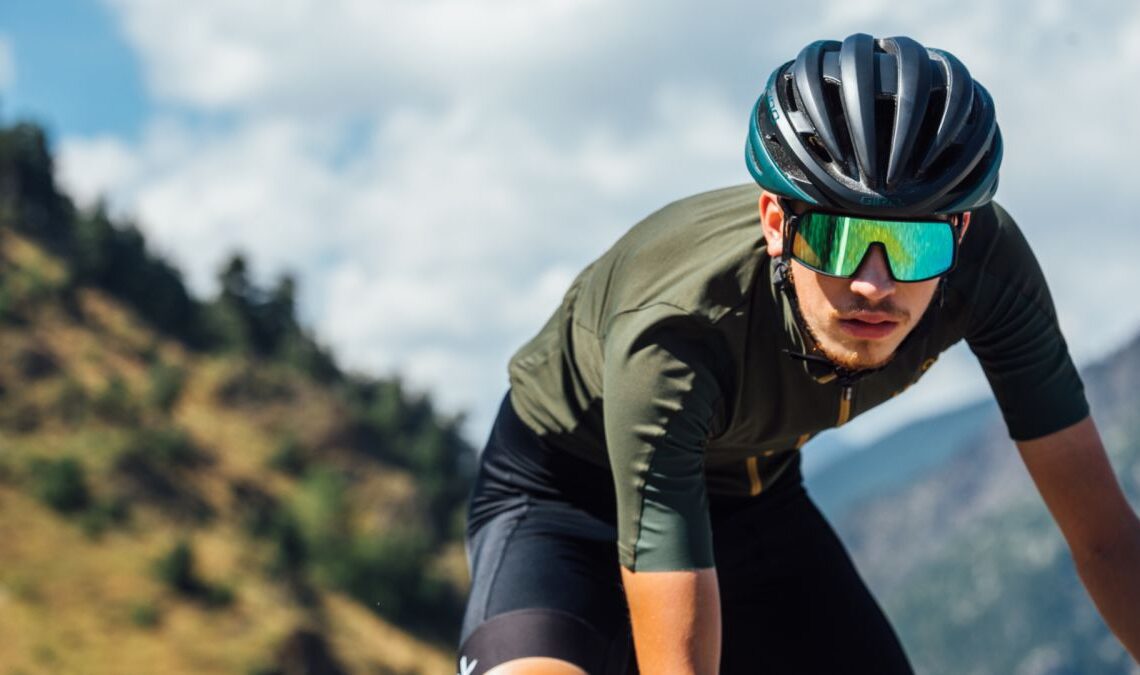 How do cheap sunglasses stack up against those rocking three-figure price tags? We explain the key differences