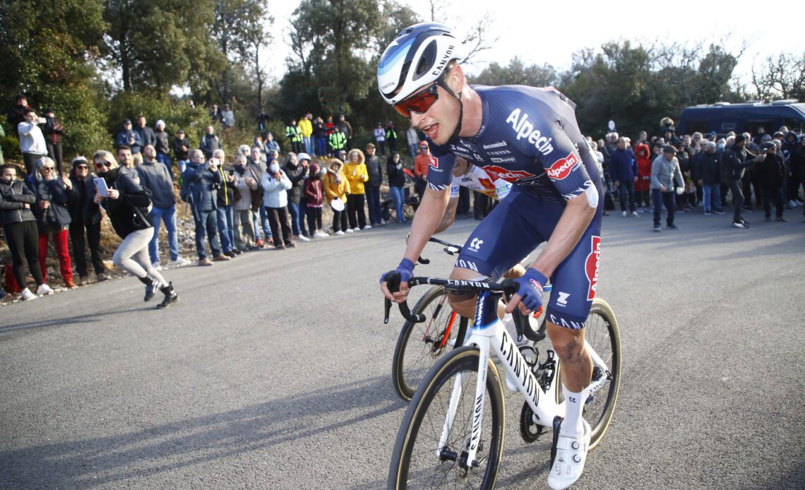 Jay Vine wins stage 6 atop Pico Jano summit at Vuelta a España