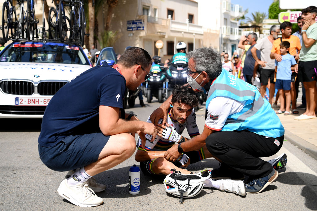 Julian Alaphilippe crashes out of Vuelta a España