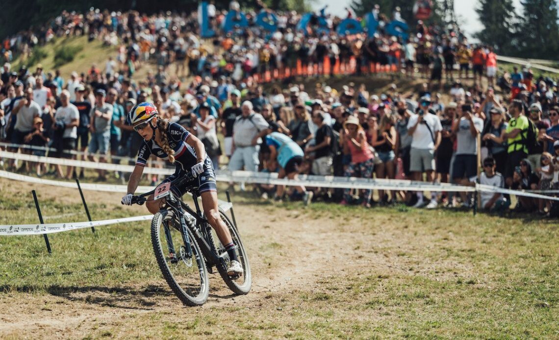 Pauline Ferrand Prevot wins worlds at home in France