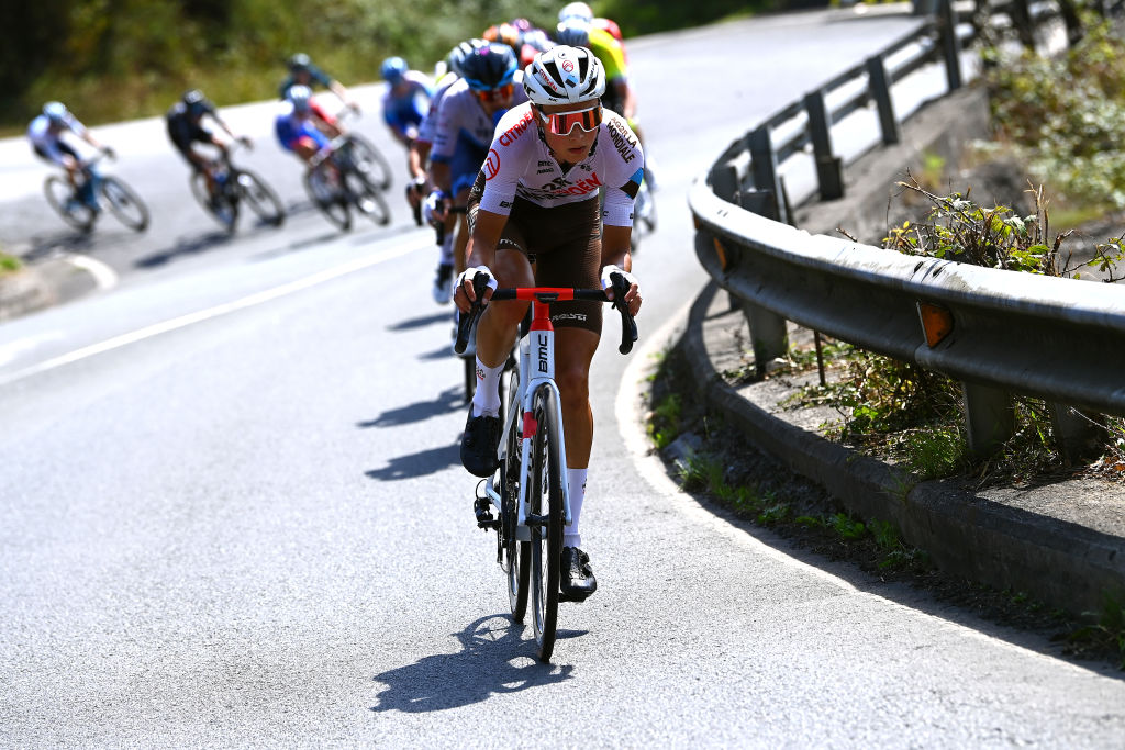 Two AG2R Citroën riders abandon La Vuelta a Espana after positive COVID-19 tests