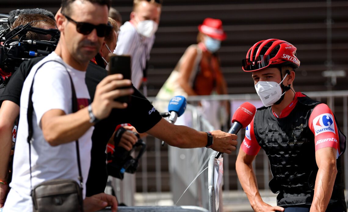 Vuelta leader Evenepoel calls for greater crowd control after Sivakov and Yates test positive for COVID-19