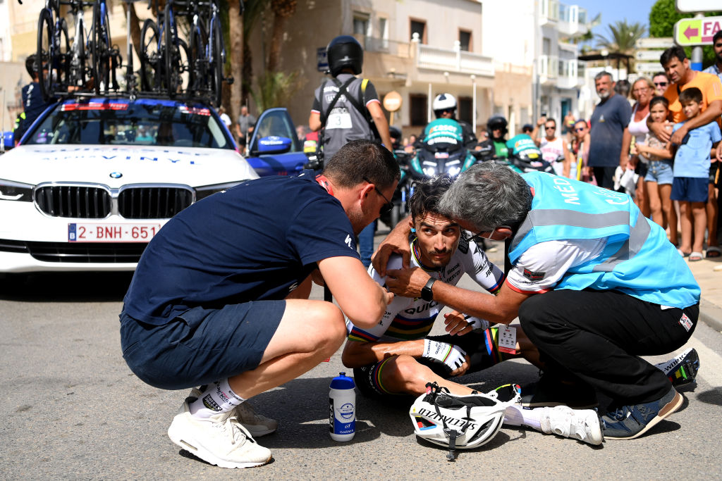 Alaphilippe cleared to return to training after dislocating shoulder at Vuelta a España