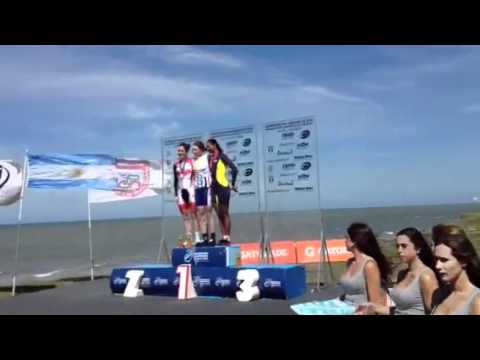 Amber Neben receives her gold medal following the Pan Am Time Trial.
