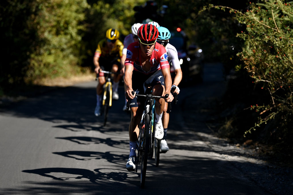 Evenepoel stays on track at toughest summit finish of Sierra Nevada