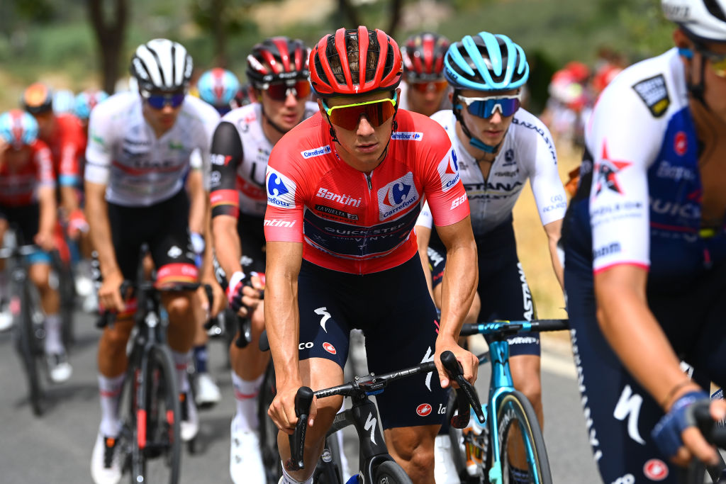 Remco Evenepoel caught out in mid-stage crash at Vuelta a España