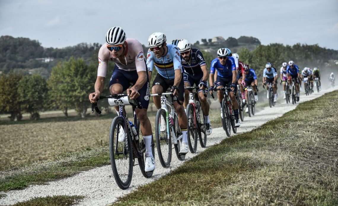 Mathieu van der Poel leads a group packed with WorldTour pros at the first UCI Gravel World Championships