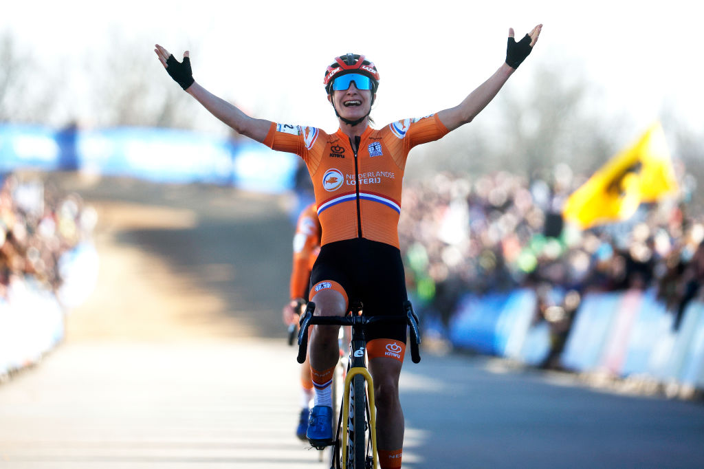 Marianne Vos to debut rainbow jersey at cyclo-cross Kiremko Nacht van Woerden