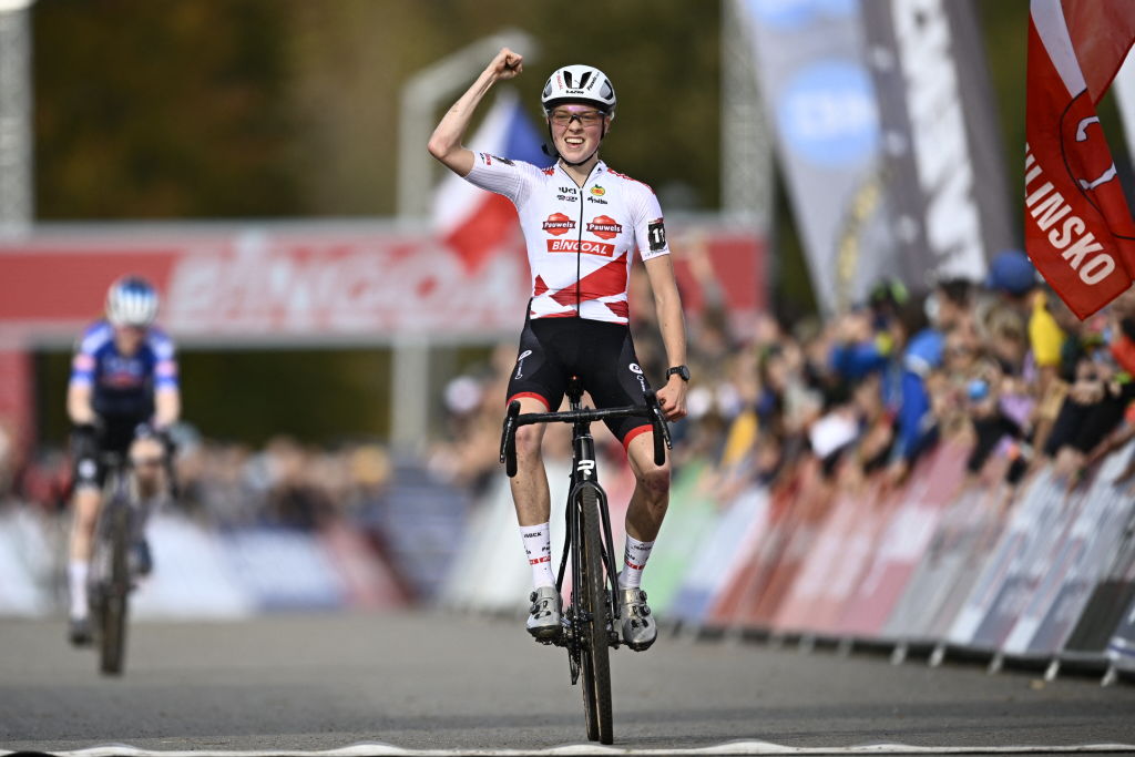 Van Empel forges on victorious with triumph at Tabor World Cup