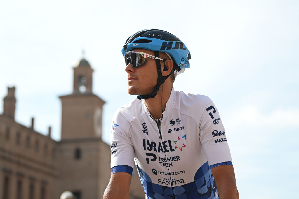 Alessandro De Marchi signs with BikeExchange-Jayco