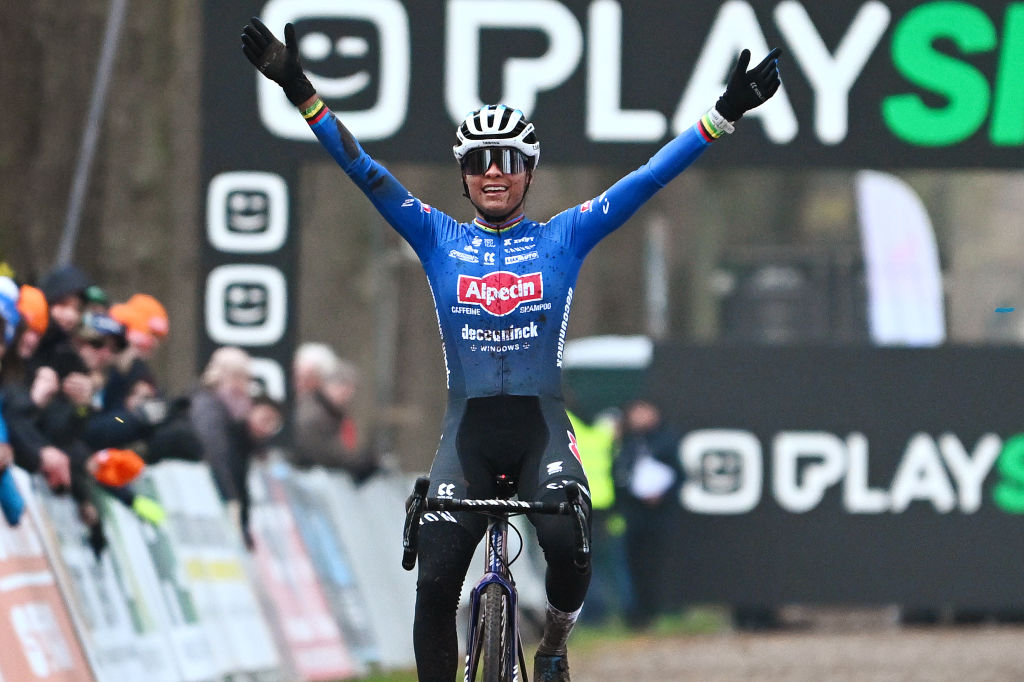 Alvarado dominates Superprestige Merksplas | Cyclingnews