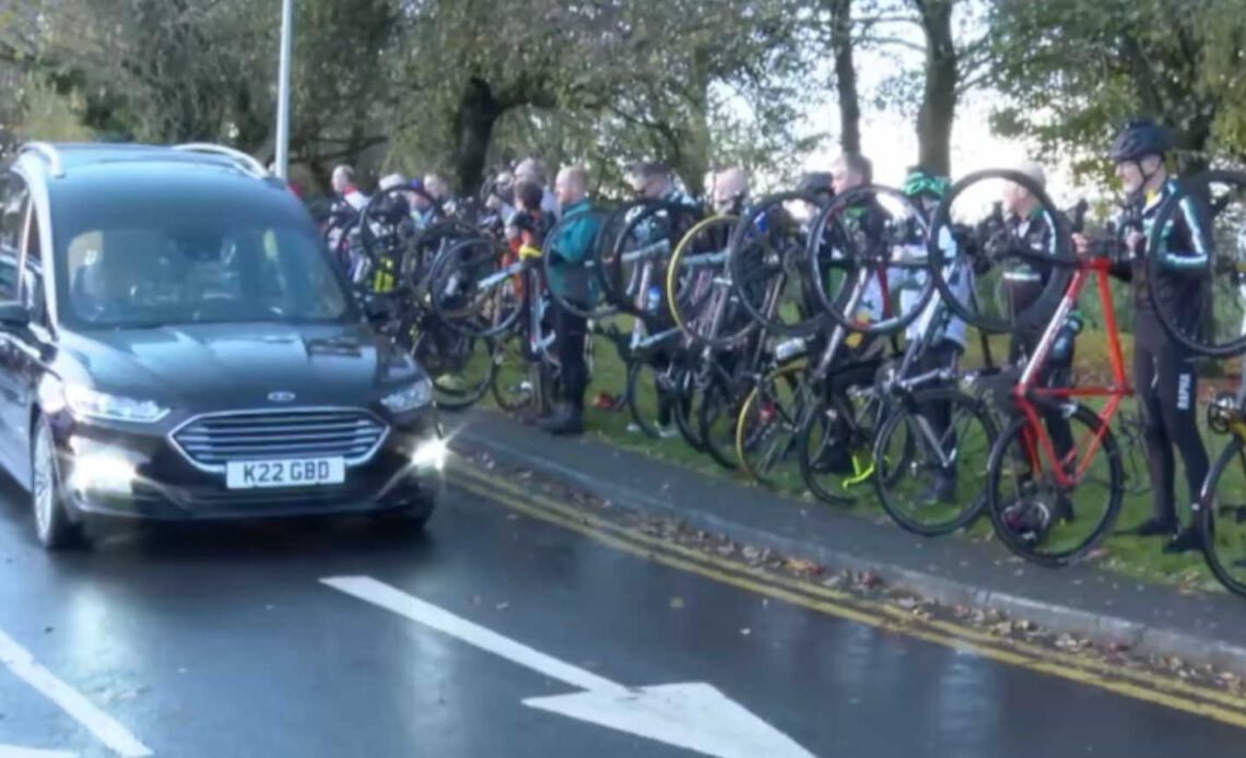 British cyclists form a guard of honour for Tour de France hero Brian Robinson