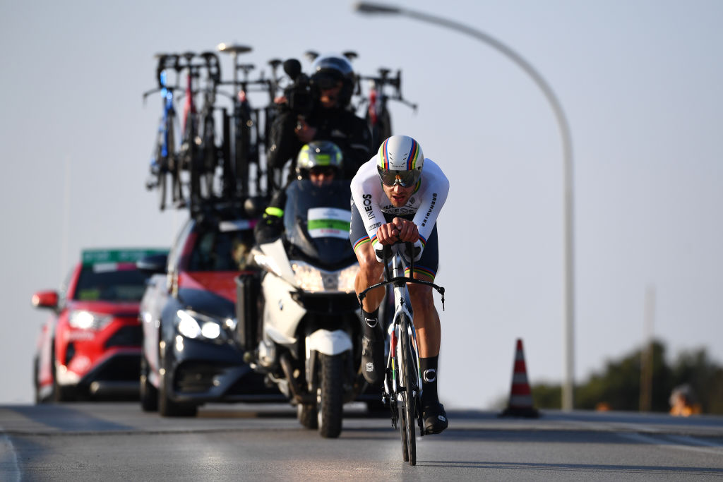 UCI ratifies rules against team car time trial aero trickery