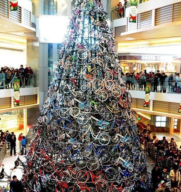 7 awesome bike-themed trees for the holidays