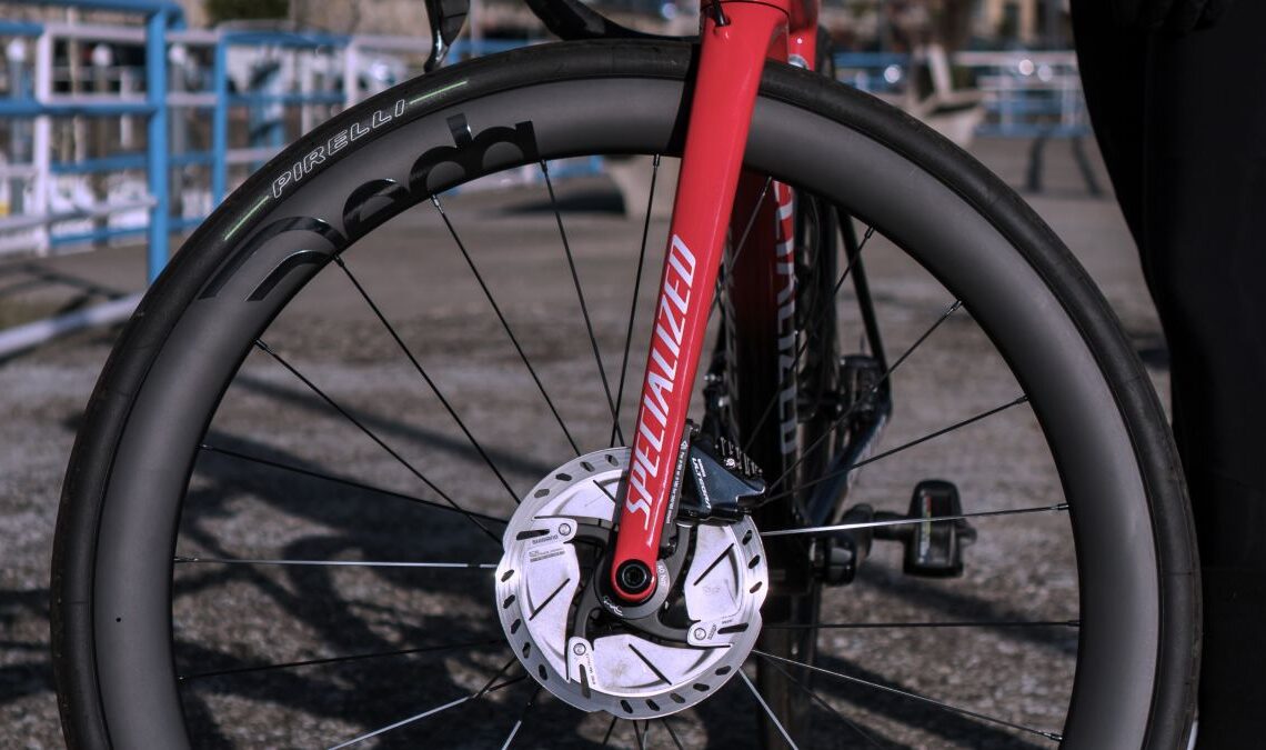 Deda releases new wheelsets that use the Magnus effect to increase stability