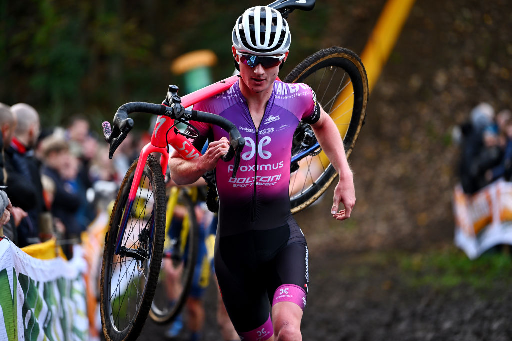 Gerben Kuypers conquers mud in Essen at Exact Cross