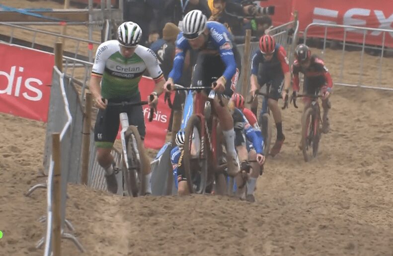 Bouncing back from disappointment at Baal, Van Aert wins Koksijde's sandy X2O Trofee round at a canter