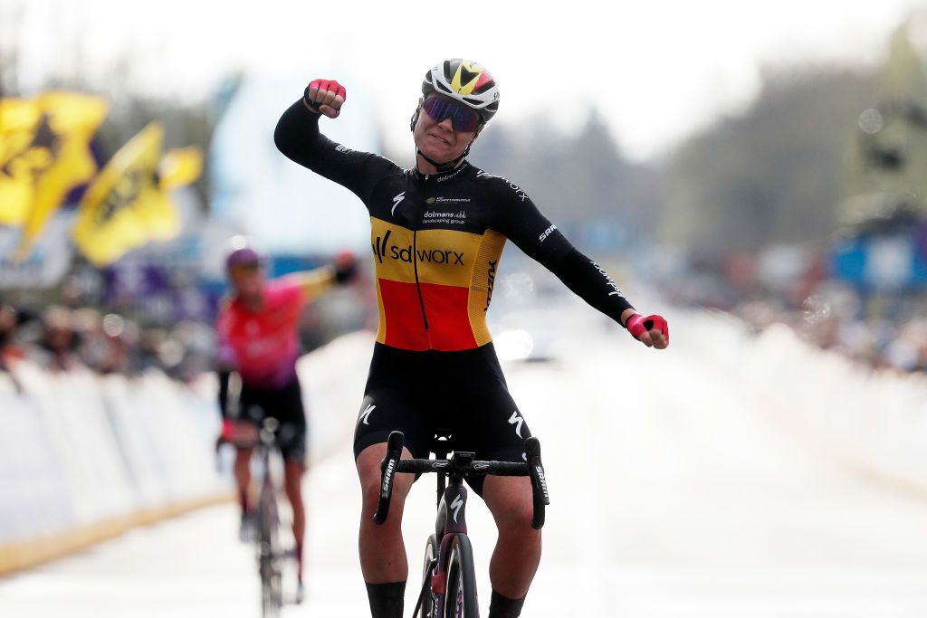 Lotte Kopecky winning the Tour of Flanders in the Belgian champion