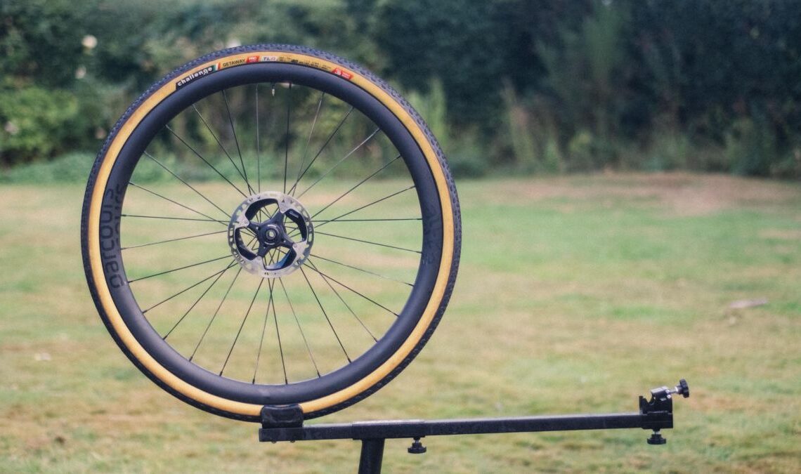Parcours Alta gravel wheelset review: A decent jumping-off-point into carbon gravel wheels