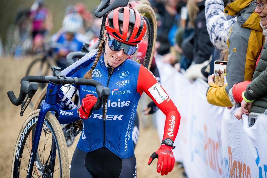 Shirin van Anrooij's race-winning Trek Boone stolen ahead of Cyclocross World Cup in Benidorm