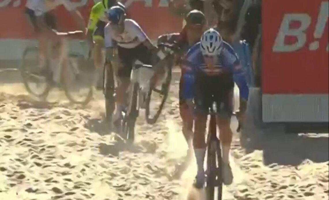 Watch Mathieu van der Poel’s absolutely masterful ride through the sand at Benidorm