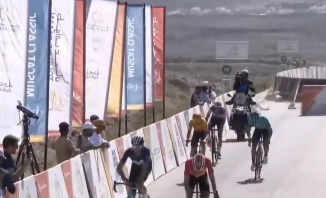 Tour of Oman Helicopter flies too close to finish