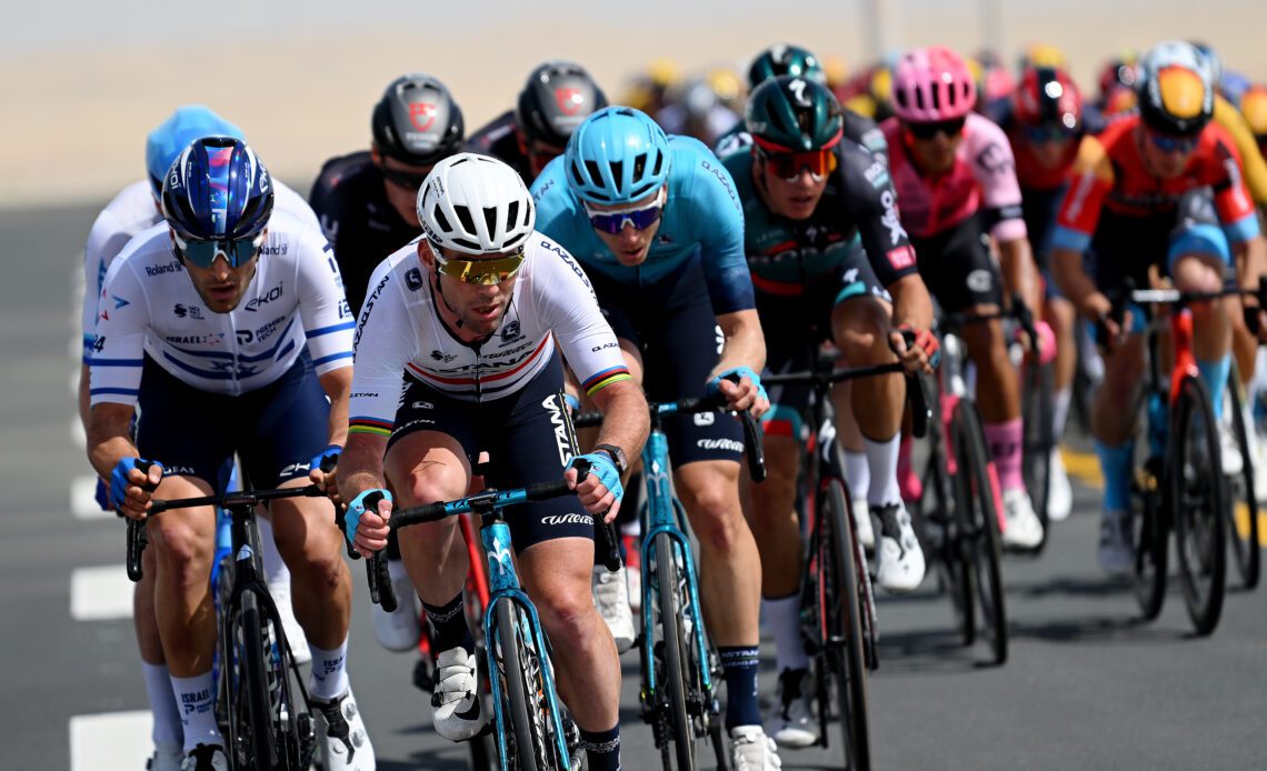 Cavendish and Bol make first steps towards Tour de France sprint success