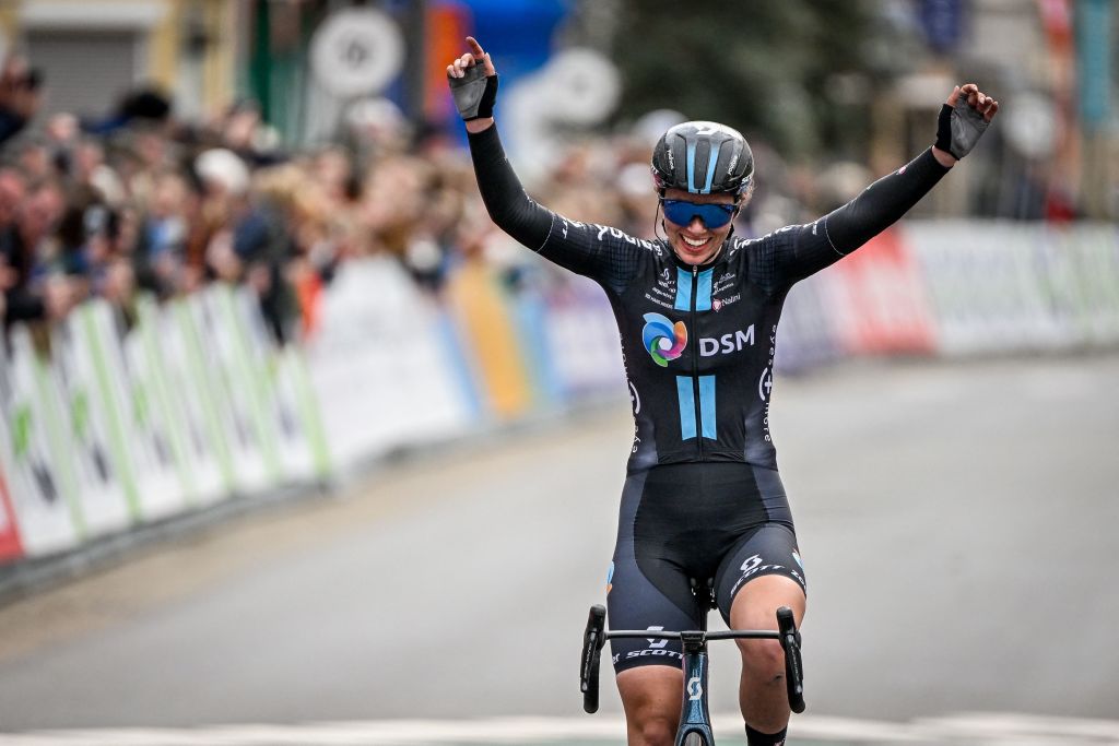 Classic Brugge-De Panne women: Pfeiffer Georgi attacks sprint-heavy breakaway to win solo