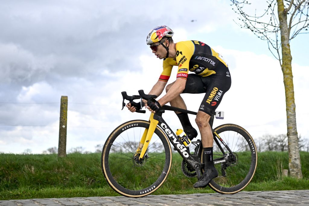 'Don't kill cycling' - Jumbo-Visma defend Wout van Aert chain lube in E3 finale